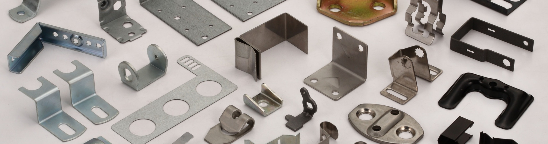 金属ブラケット